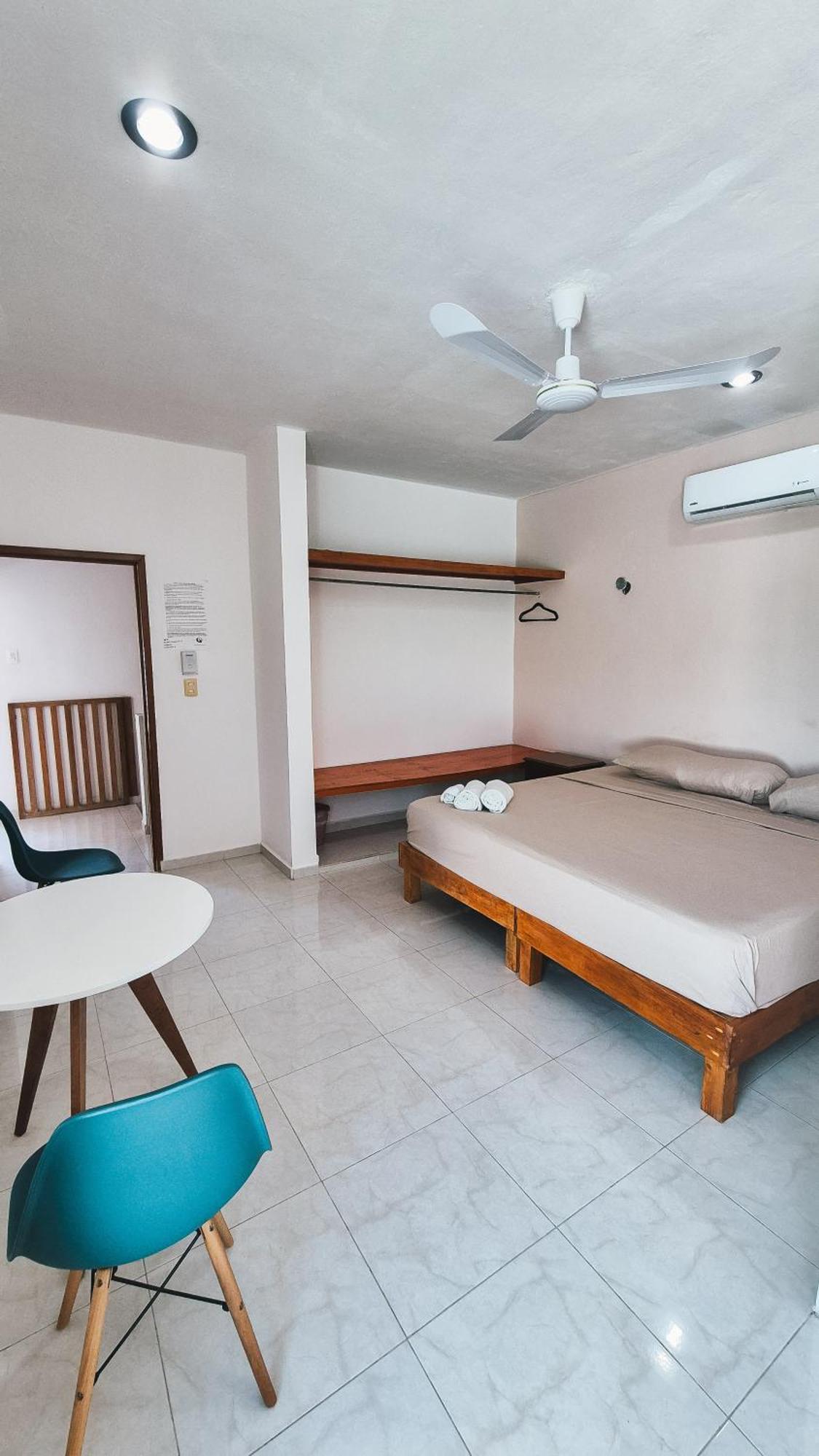 Hotel Monserrat เมริดา ภายนอก รูปภาพ